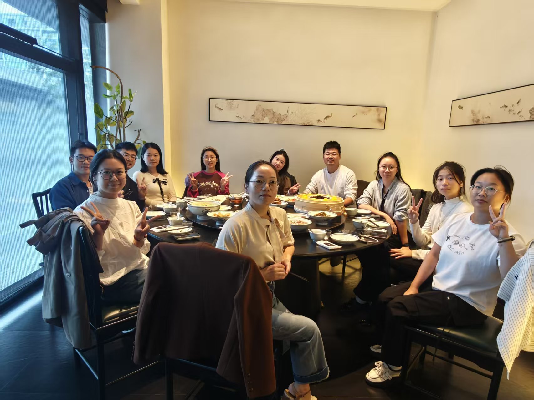 Konzentrieren Sie sich und erklimmen Sie den Gipfel, lachen Sie und sprechen Sie über Freundschaft – die North Peak-Teambuilding-Aktion des Unternehmens ist erfolgreich zu Ende gegangen